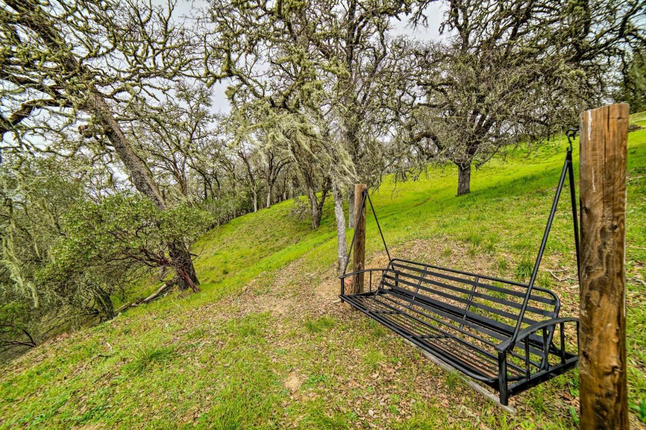 Hilltop Loft Ukiah Vacation Rental! Exterior foto